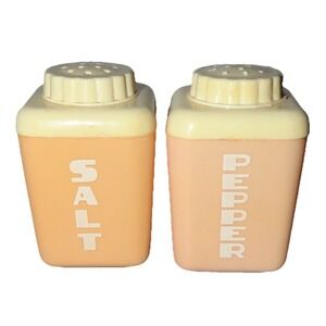 Lustro-Ware Pink Plastic Square Salt & Pepper Shakers Set Retro Kitchen S&P